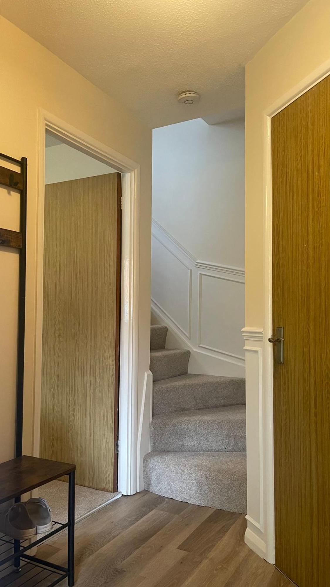 Entire Home With Private Entrance Earley ภายนอก รูปภาพ